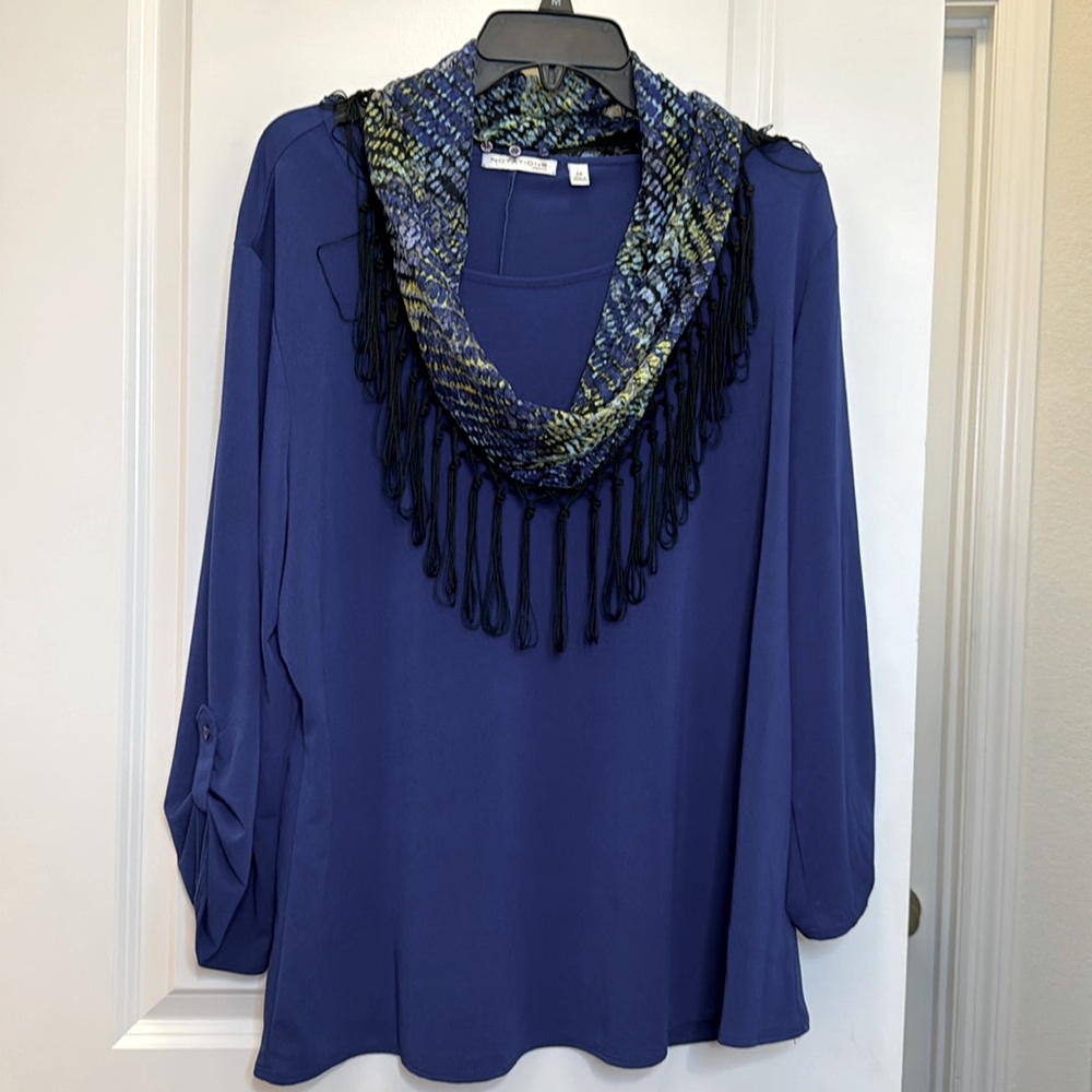 Notations Blouse blue 3/4 button up sleeve DETACHABLE fringe scarf, woman 2X